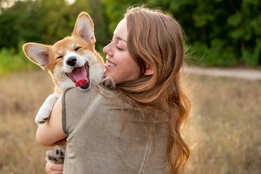 Valójában a kutyák jó néhány arckifejezése hasonló a mosolyhoz.