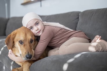 A legszörnyűbb élethelyzeteket is képes, ha csak pillanatokra is, de enyhíteni egy kutya jelenléte.