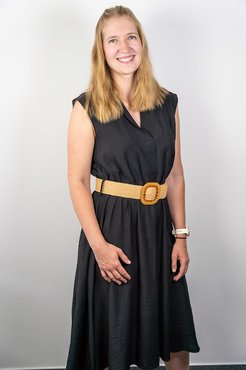 Dr.. Balatonyi Lilla