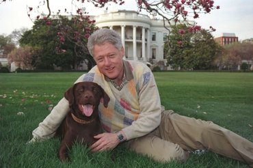 Bill Clinton kutyájával Buddy-val